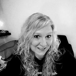 Meet your Posher, Dena